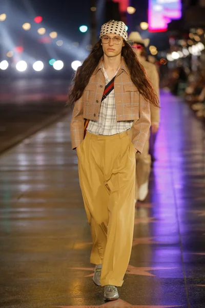 Look 65